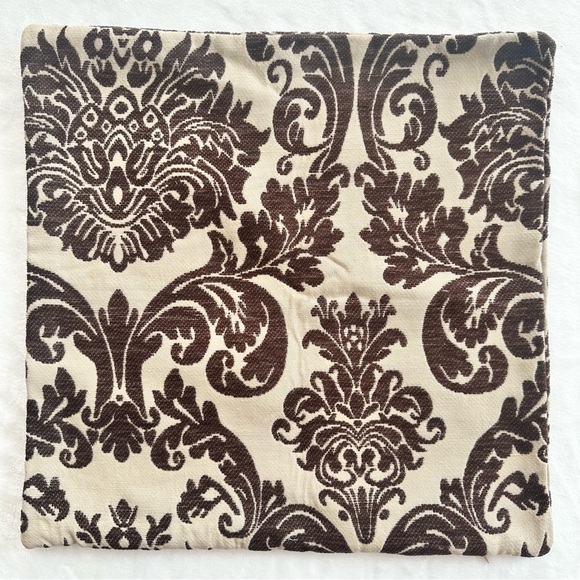 Bombay Company Pair of Damask Print Decorative Pillow Cases - Picture 2 of 9